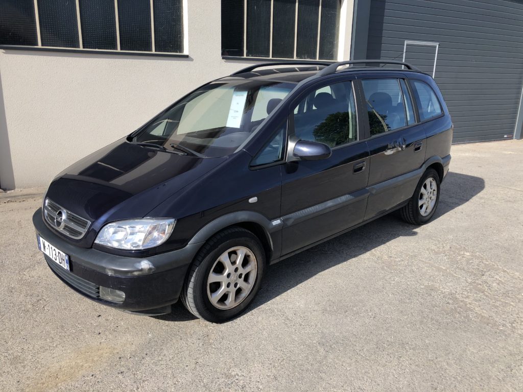 Opel zafira черная